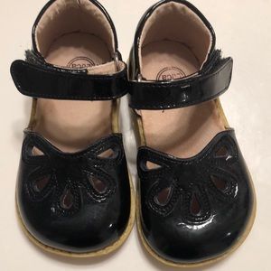 Livie & Luca Patent Mary Janes Toddler US7
